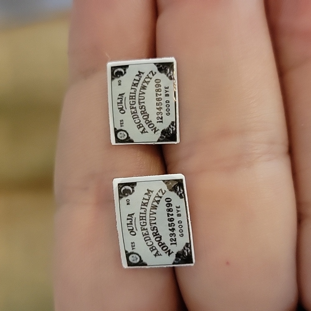 🔥LAST PAIR🔥 Ouija Board Stud Earrings, unisex - Picture 4 of 4